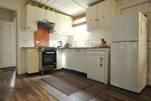 Cooma Cottage - Australia Accommodation 1