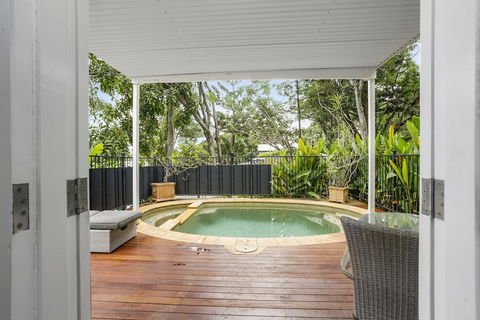 Port Douglas Cottage And Lodge - Australia Accommodation 6