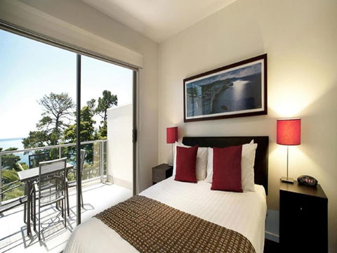 The Waves Apartments - Australia Accommodation 0
