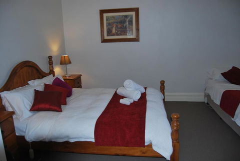 Jacaranda Cottage - Australia Accommodation 4