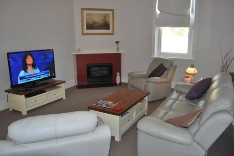 Jacaranda Cottage - Australia Accommodation 1
