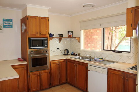 Australian Home Away At East Doncaster - Australia Accommodation 2