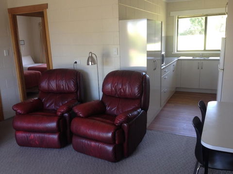 Willaway Motel Apartments - Australia Accommodation 1