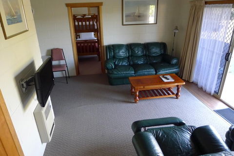 Willaway Motel Apartments - Australia Accommodation 6