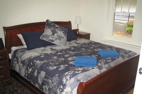 MacDonnell House Naracoorte - Australia Accommodation 6