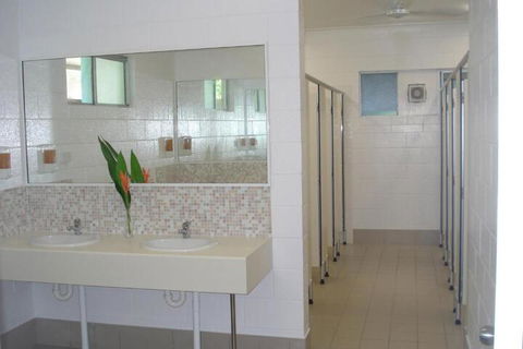 Absolute Backpackers Mission Beach - Australia Accommodation 5