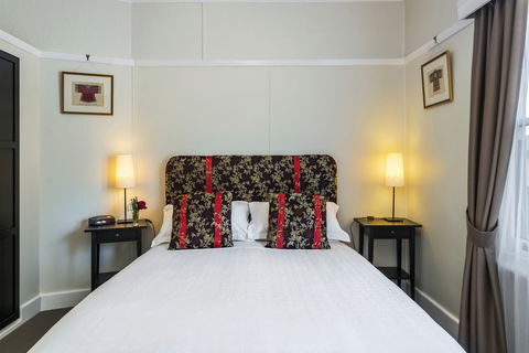 Ashdowns Of Dover B&B - Australia Accommodation 6