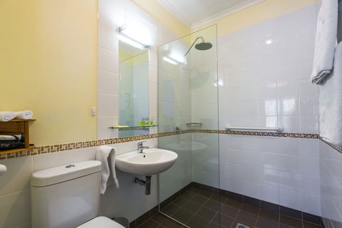 Ashdowns Of Dover B&B - Australia Accommodation 4