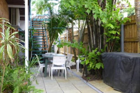 Airlie Court Units - Australia Accommodation 5