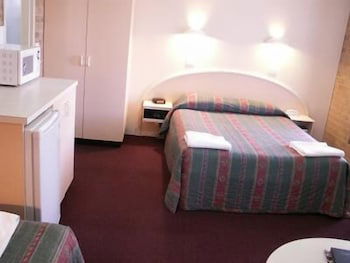 Cedar Lodge Motel - Australia Accommodation 3
