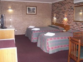 Cedar Lodge Motel - Australia Accommodation 4