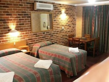 Cedar Lodge Motel - Australia Accommodation 6