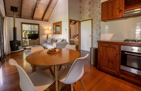 Lake Weyba Cottages - Australia Accommodation 5