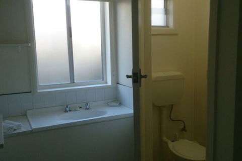 Phillip Island Cottages - Australia Accommodation 4