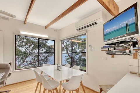 Jetty Road Retreat - Australia Accommodation 4