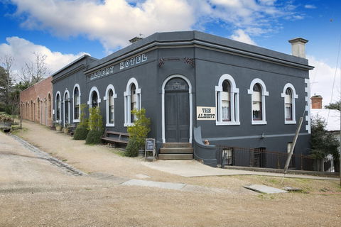 The Albert & Mills Guest House & Apartments - Australia Accommodation 2