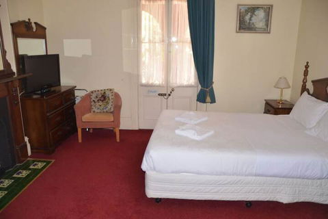 Leura House - Australia Accommodation 6