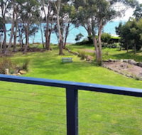 Four Seasons Waterfront Villas - Australia Accommodation