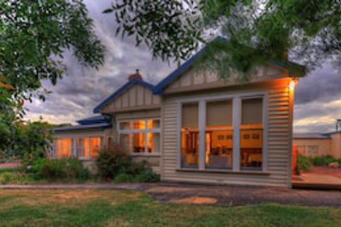Acacia Bed & Breakfast - Australia Accommodation 0