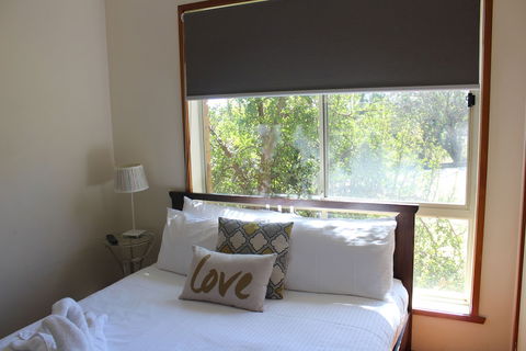 Australian Home Away At East Doncaster Andersons Creek 1 - Australia Accommodation 6