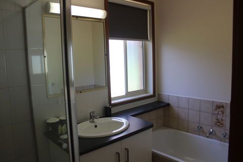 Australian Home Away At East Doncaster Andersons Creek 1 - Australia Accommodation 4