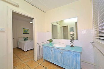 Bargara Gardens Motel & Holiday Villas - Australia Accommodation 4