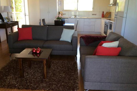 Tinaroo Sunset Retreat - Australia Accommodation 5