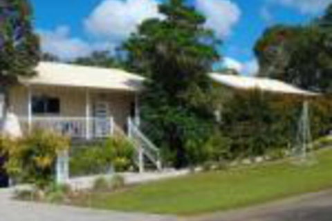 Tinaroo Sunset Retreat - Australia Accommodation 0