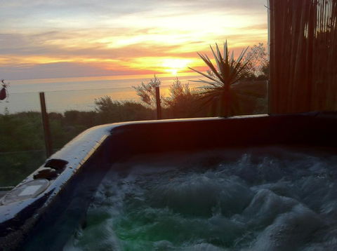 Award Winning Beach Front Retreat - Australia Accommodation 1