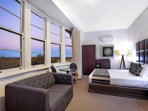 Monte Pio Hotel & Conference Centre - Australia Accommodation 1