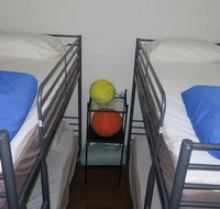 The Black Sparrow - Australia Accommodation