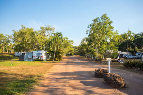 AAOK Lakes Resort & Caravan Park - Australia Accommodation 0