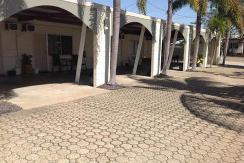 Ayr Max Motel - Australia Accommodation 2