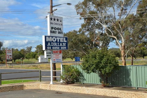 Adrian Motel - Australia Accommodation 3