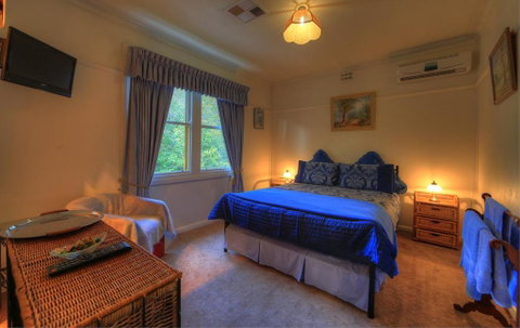 Hillview Oak B & B - Australia Accommodation 5