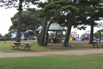 Waterfront At Waves - Australia Accommodation 2