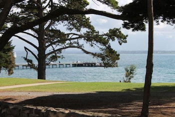 Waterfront At Waves - Australia Accommodation 1