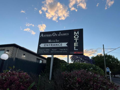Asters On James Motor Inn - Australia Accommodation 2
