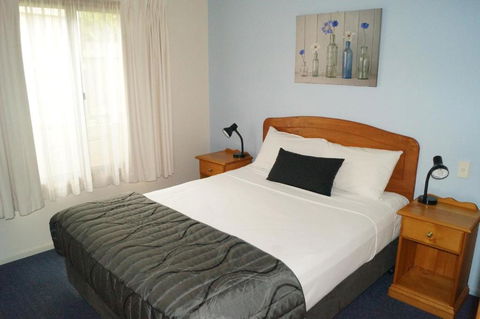 Asters On James Motor Inn - Australia Accommodation 1