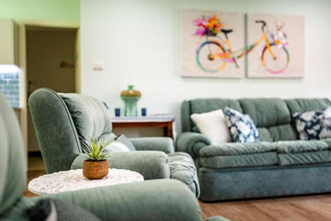 Alarks Nest - Australia Accommodation 7