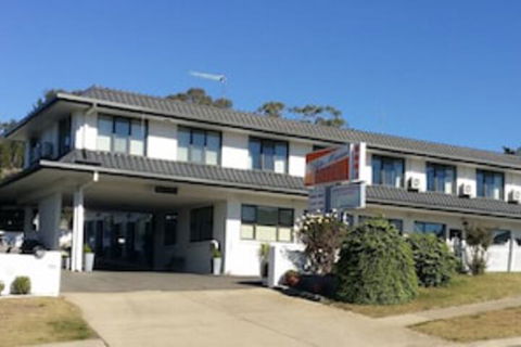White Manor Motel - Australia Accommodation 0