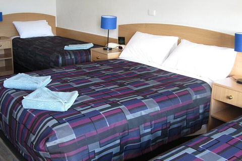 White Manor Motel - Australia Accommodation 5