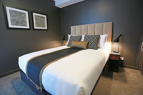 Alex Perry Hotel & Apartments - Australia Accommodation 6