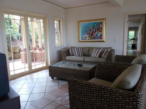 Tranquill Garden Hideaway - Australia Accommodation 5