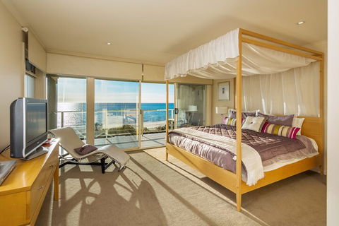 Adelaide Luxury Beach House - Australia Accommodation 7