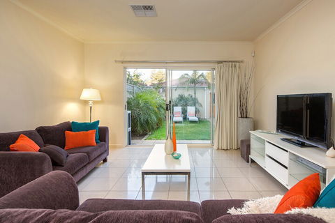 Adelaide Luxury Beach House - Australia Accommodation 5