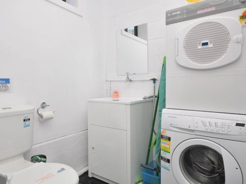 The Studio On The Lake At Fishing Point Lake Macquarie Honestly Put The Line In & Catch Fish - Australia Accommodation 6