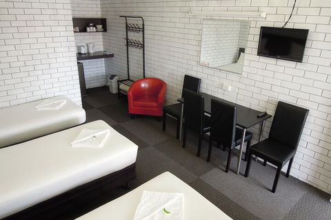 Jackaroo Apartments - Australia Accommodation 7