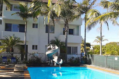 Ocean Side Hawks Nest - Australia Accommodation 2