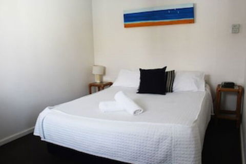 Ocean Side Hawks Nest - Australia Accommodation 0